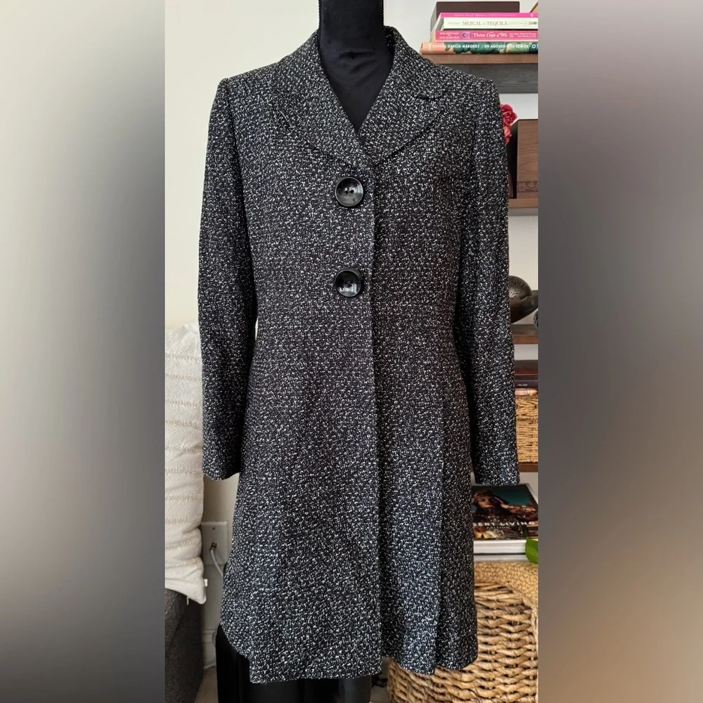 TAHARI Arthur S Levine Petite Classic Black and White Midi Coat - Picture 1 of 12